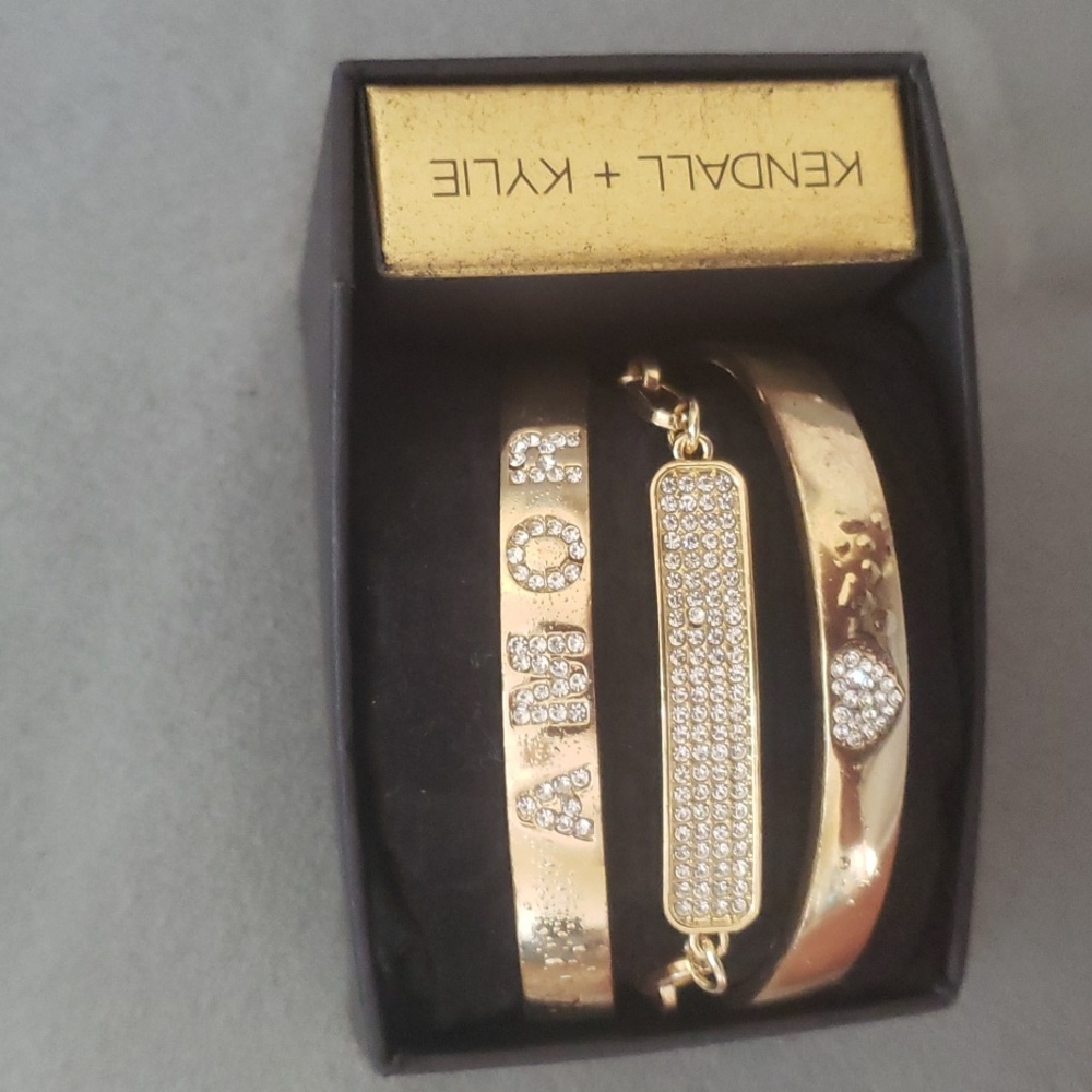 ❤Kendall + Kylie Bracelets